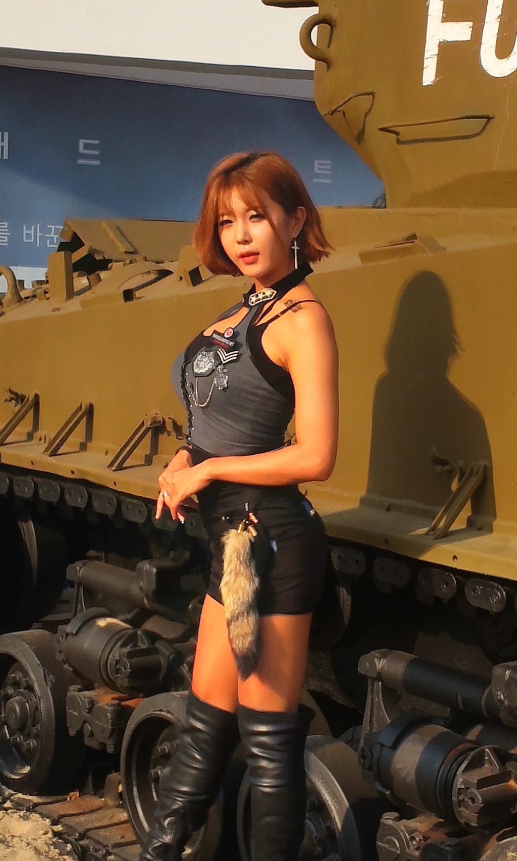 韩国顶级Showgirl许允美 釜山坦克世界 1